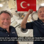 Uzaya bir nazarlık götürdü