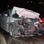 2 otomobil kafa kafaya çarpıştı 4 kişi yaralandı