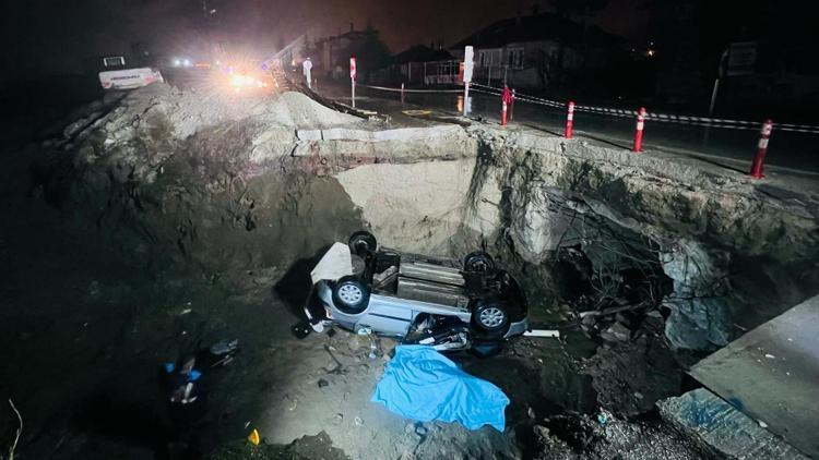 Otomobil çukura uçtu; uzman çavuş öldü, astsubay yaralandı
