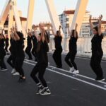 Kadınlar Gününde halaylı kutlama