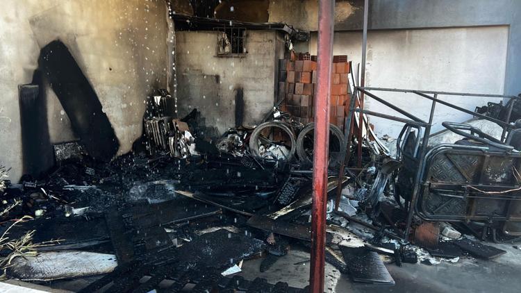 Pastane odunluğunda korkutan yangın