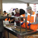 Mobil Aşevi iftarda da vatandaşların yanında