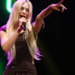 Ünlüler bayramda sahnede