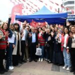 Başkan Böcek, iftarını esnaf sofrasında yaptı