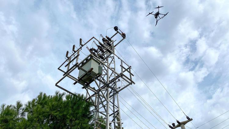Enerji nakil hatlarındaki arızalar dronlarla tespit ediliyor