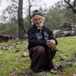 Keçileri çalınınca insanlara küstü, 17 yıldır dağda yaşıyor