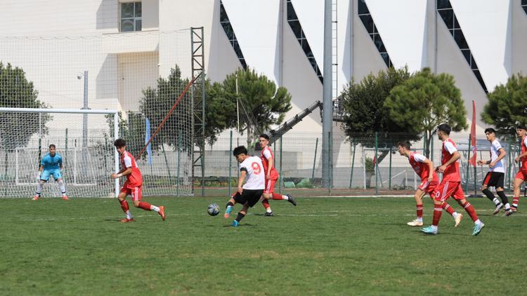 Okul Sporları Gençler Futbol Türkiye Birinciliği Antalyada başladı