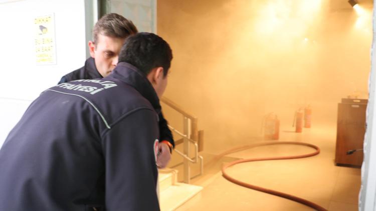 Mobilya mağazası deposunda yangın