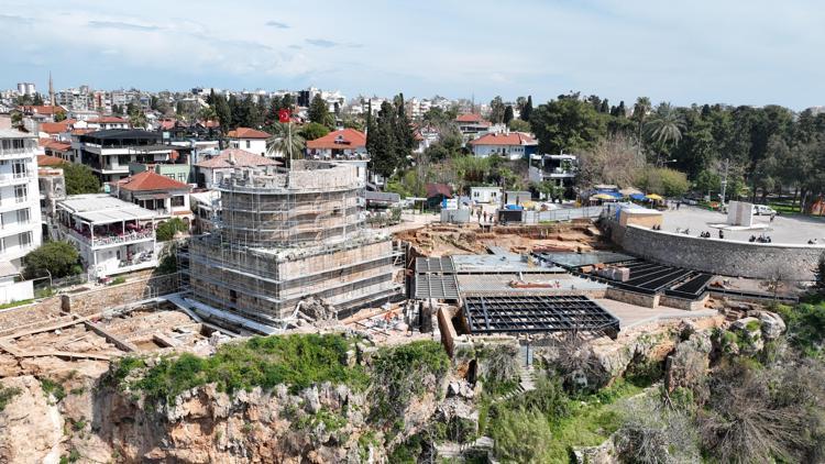 Hıdırlık Kulesi seyir terası projesi hızla ilerliyor