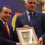 Bakan Ersoy: Gazetecilik mesleği, demokrasimizin temel taşlarından biridir