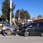 Ciple minibüs çarpıştı