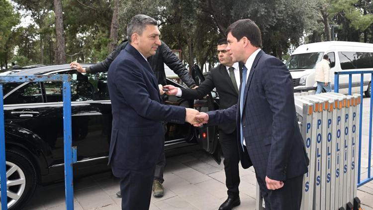 Vali Şahinden taziye ziyareti