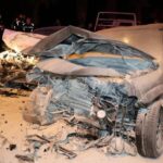Antalyada 2 otomobil kafa kafaya çarpıştı; 4 yaralı