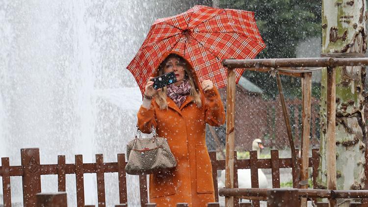 Türkiyede tüm zamanların yağış rekoru 491,5 kilogram ile Antalyada