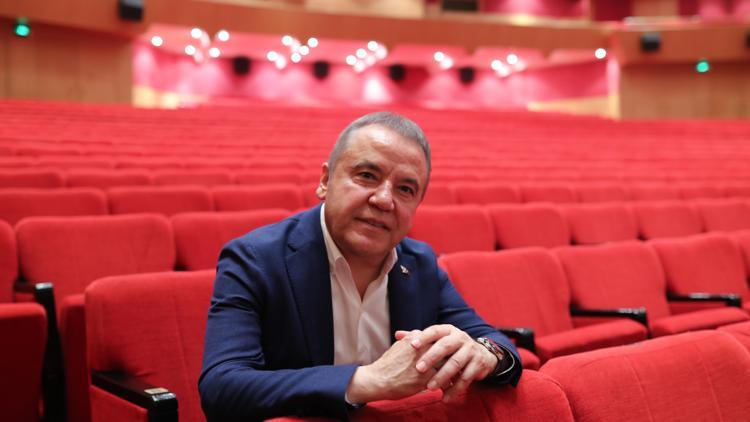 Başkan Böcek: Antalyayı sanatın merkezi yapacağız