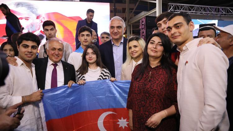 Bakan Ersoy: Belediyecilik reklam ajanslarıyla, sosyal medya aparatlarıyla yapılmaz