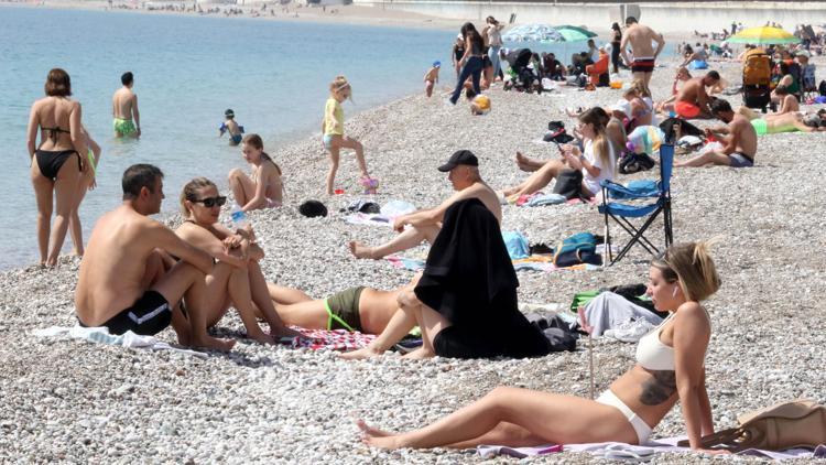 Antalyada oyunu kullanan sahile gitti