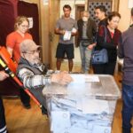 Sandık başına ambulansla giden seçmen: Canım çıkmadıkça her seçimde oy kullanmaya geleceğim