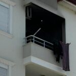 Yangında mahsur kalan 2 çocuk kurtarıldı