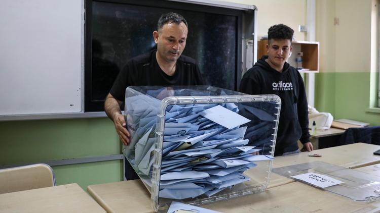 Antalyada oylar sayılıyor