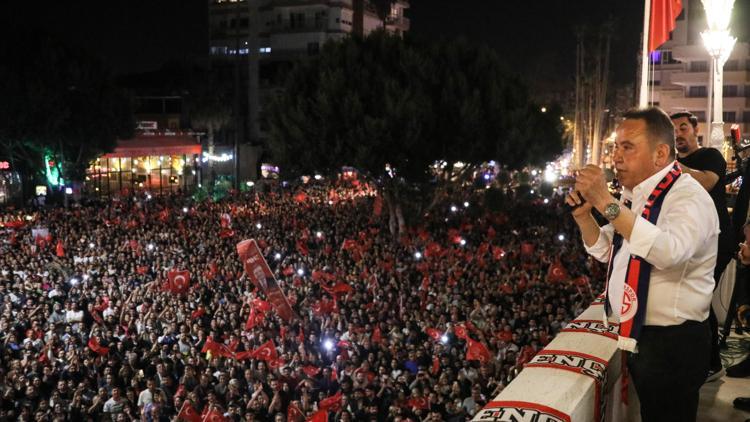 Muhittin Böcek: Hepinizin başkanıyım