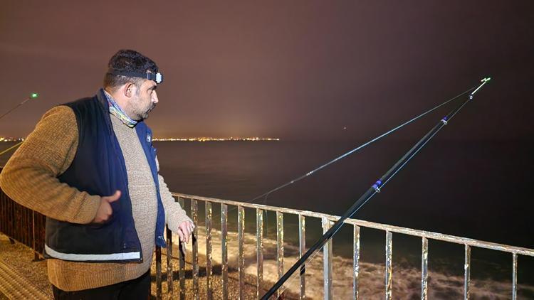 Balık popülasyonunun düştüğü Konyaaltı sahiline resif önerisi