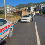 Alanya'da jandarma 221 araç sürücüsüne ceza yağdırdı