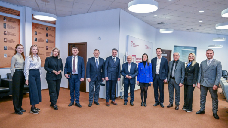 ATSO Heyeti Moskova Fuarı'nda turizmcilerle buluştu