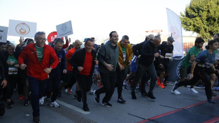 Başkan Böcek Runtalya’da koştu