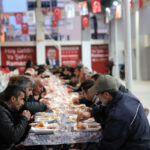 Büyükşehir Atatürk Spor Salonu'nda iftar sofrası kurdu