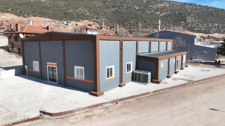 Büyükşehir'den Elmalı'ya çok amaçlı salon