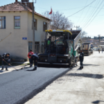 Büyükşehir'den Korkuteli Yelten'e sıcak asfalt