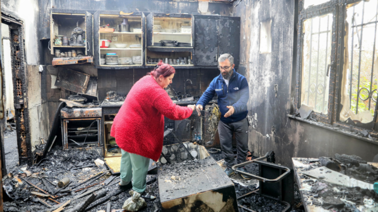 Döşemealtı'daki yangında can pazarı yaşandı