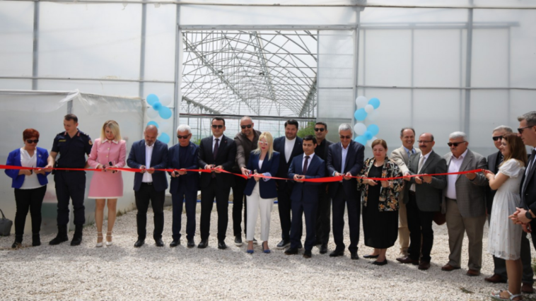 Finike MYO'da modern uygulama serası açıldı