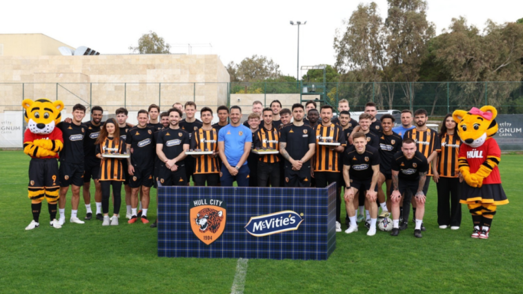 Hull City'in Serik kampı sürüyor