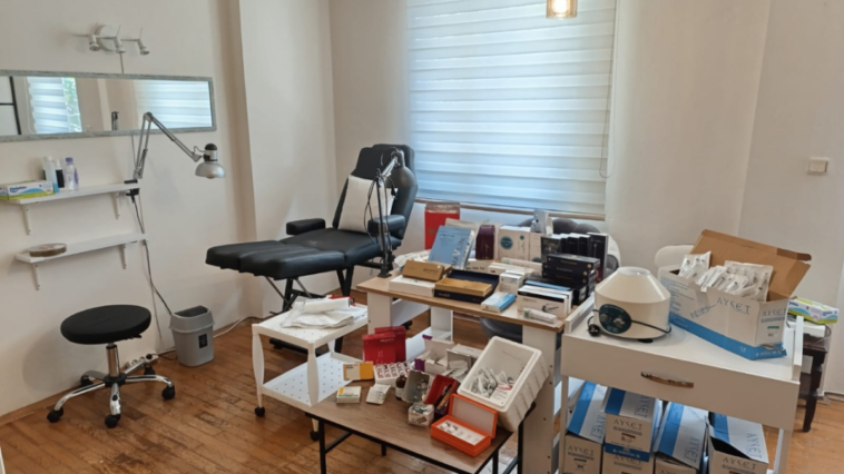 Kaçak güzellik merkezine baskın