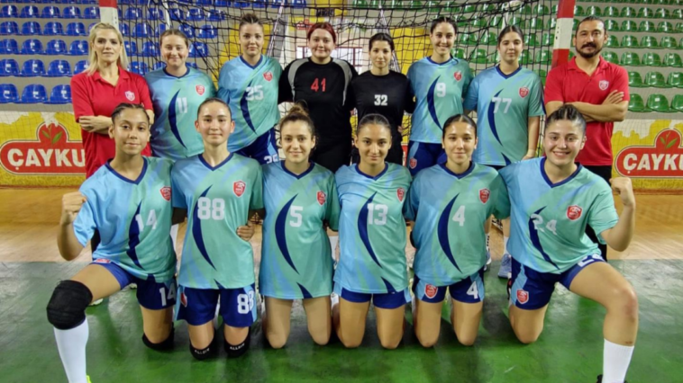 Kepez hentbol yenilgisiz birinci lige yükseldi