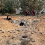 Korkuteli'nde dağda mahsur kalan 2 kişiyi AFAD kurtardı