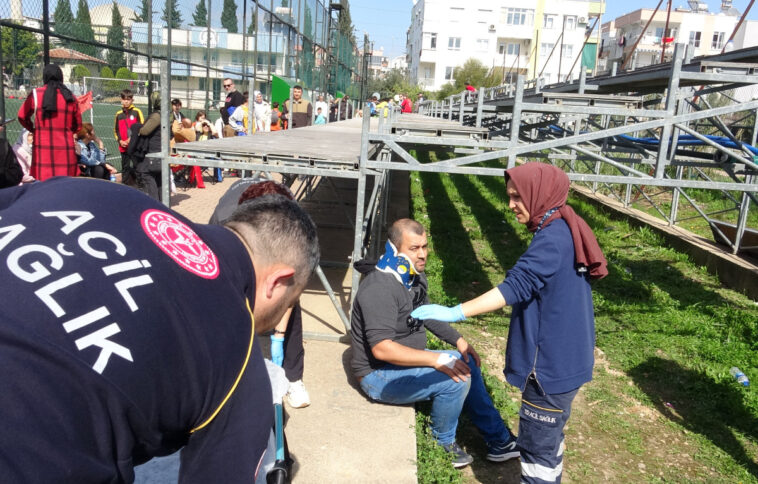 Tahta plaka düştü seyirciler 3 metreden düştü