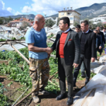 Tütüncü hortumdan zarar gören çiftçileri ziyaret etti