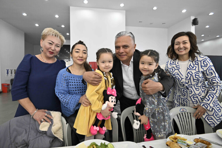 Uysal, dost ve kardeş ülkelerle buluştu