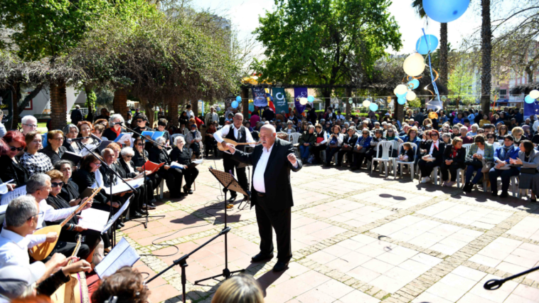 Yaşlı Korosu'ndan müzik ziyafeti