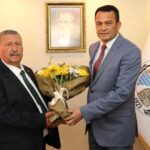 Kaşta göreve başlayan başkan, eve dönerken kaza geçirdi