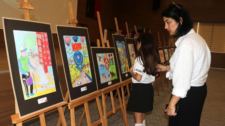 Çocuk Gözüyle Polis temalı yarışmada dereceye giren öğrencilere ödülleri verildi