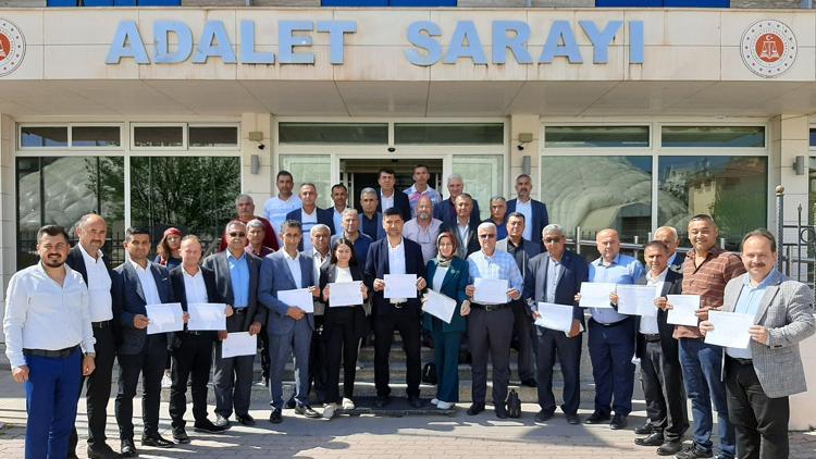 Kumlucada muhtarlar mazbata aldı