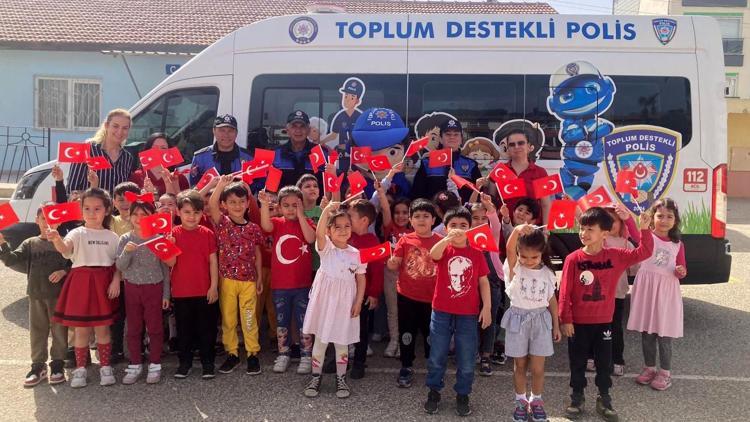 Polis Haftasında çocuklara bilgilendirme