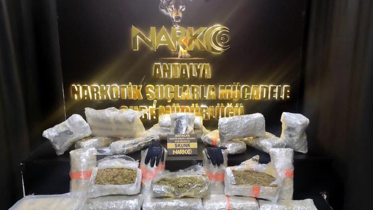 Antalyada 34 kilogram esrar ele geçirildi