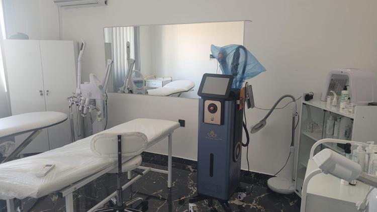 Baskın yapılan güzellik merkezi ruhsatsız çıktı