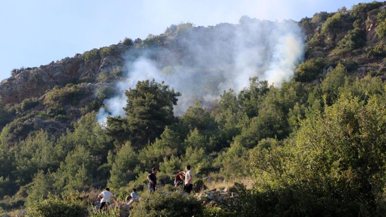 Alanyada orman yangını büyümeden söndürüldü