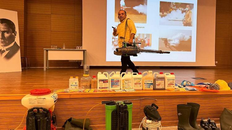 Sineksiz yaz için ekipler hem sahada hem eğitimde